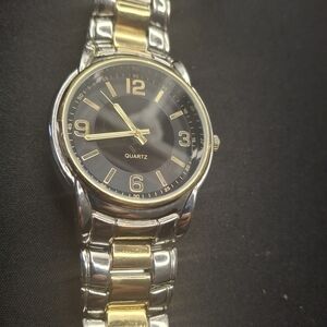 Quartz Men's Silver and Gold Watch